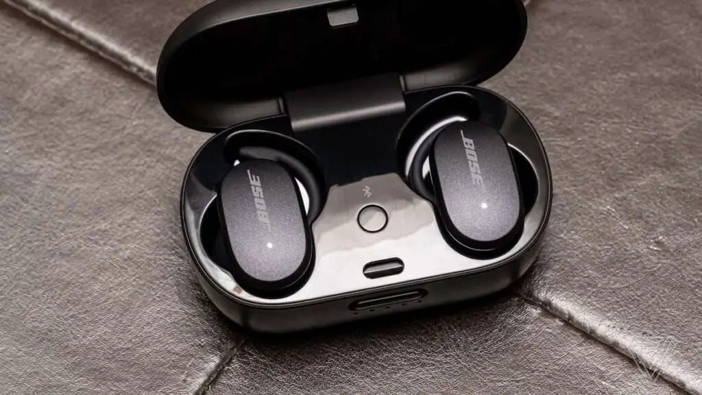 mærke hage Mod How to Pair Bose Earbuds | Headphonesaver