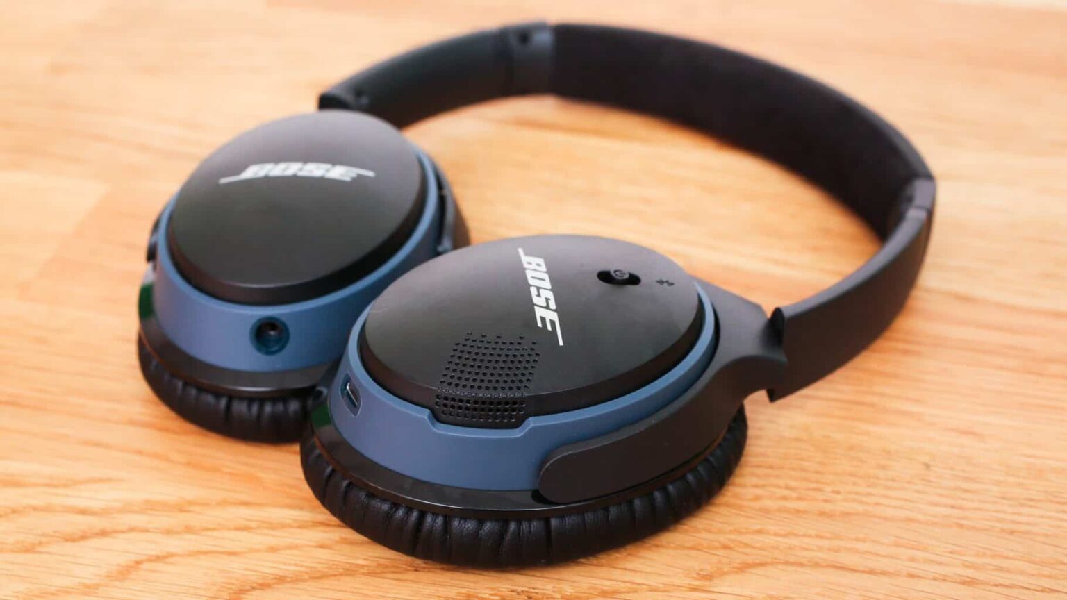 How to Reset Bose Headphones | Headphonesaver