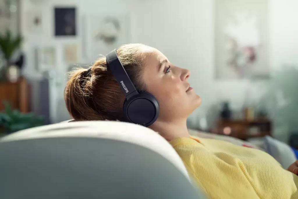 How to Use Philips Headphones