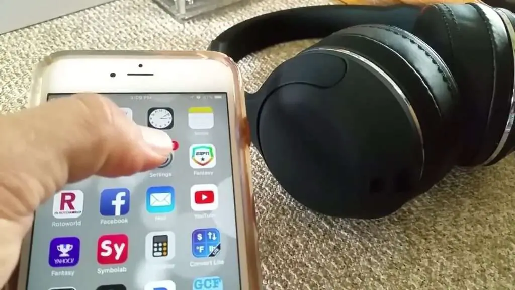 How to Connect Skullcandy Headphones to iPhone