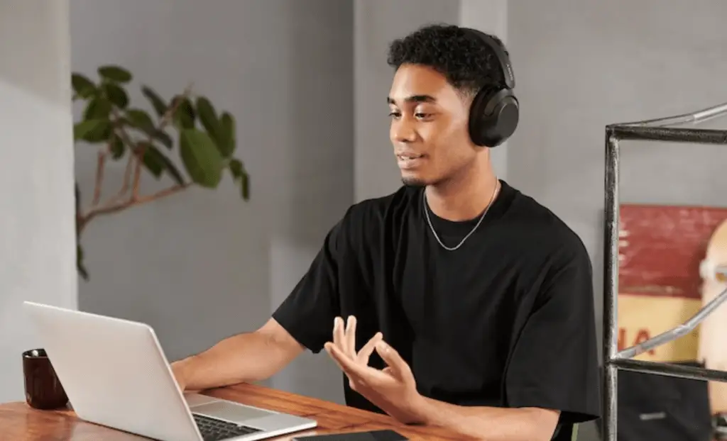 How to Connect Sony Headphones to Laptop