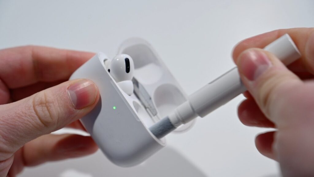 How to Clean Apple Airpods